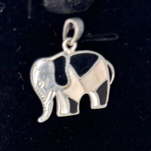 Black onyx and mother of pearl elephant pendant 925 sterling silver
